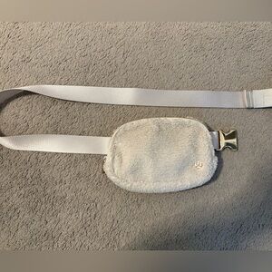 Lululemon white Sherpa belt bag